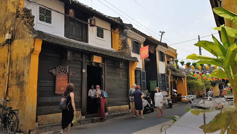 nhà cổ tấn ký