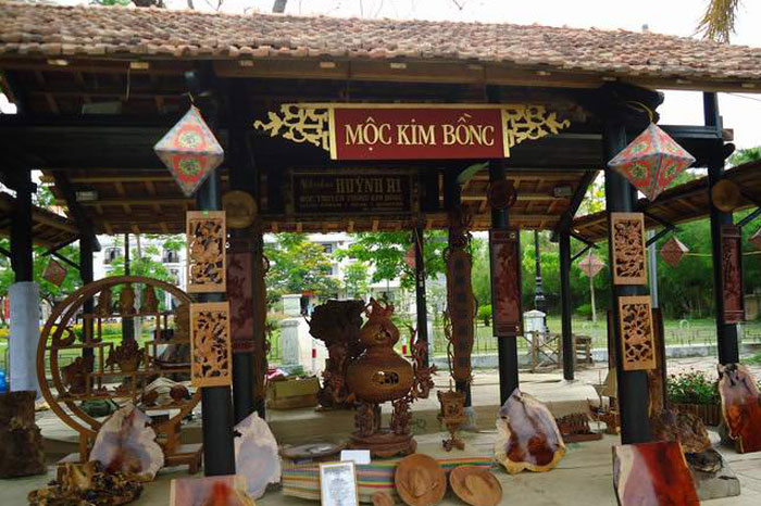 lang nghe moc kim bong